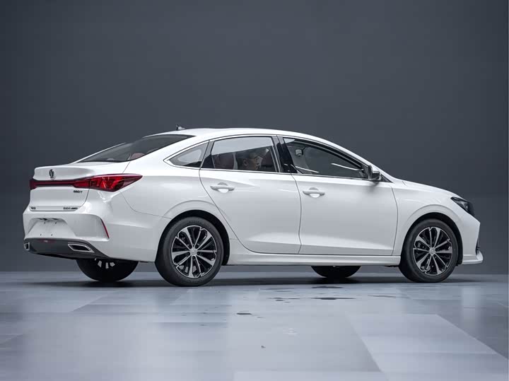 Changan Eado Plus, 2022 — фото 7 из 9