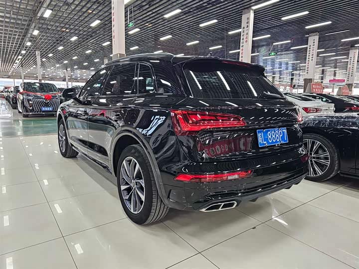 Audi Q5L, 2024 — фото 3 из 9