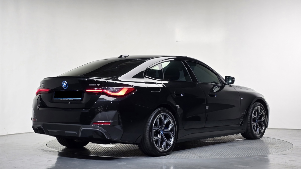 BMW i4, 2022 — фото 2 из 12