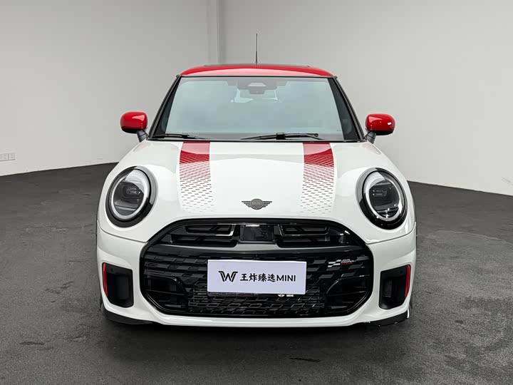 Mini Mini JCW, 2024 — фото 4 из 9