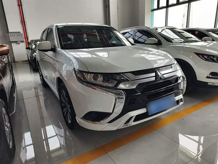 Mitsubishi Outlander, 2022 — фото 9 из 9