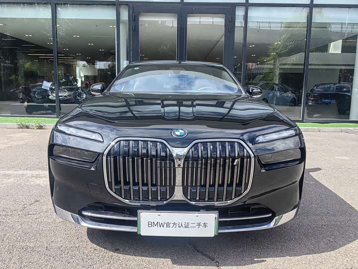 BMW i7, 2025 — фото 2 из 9