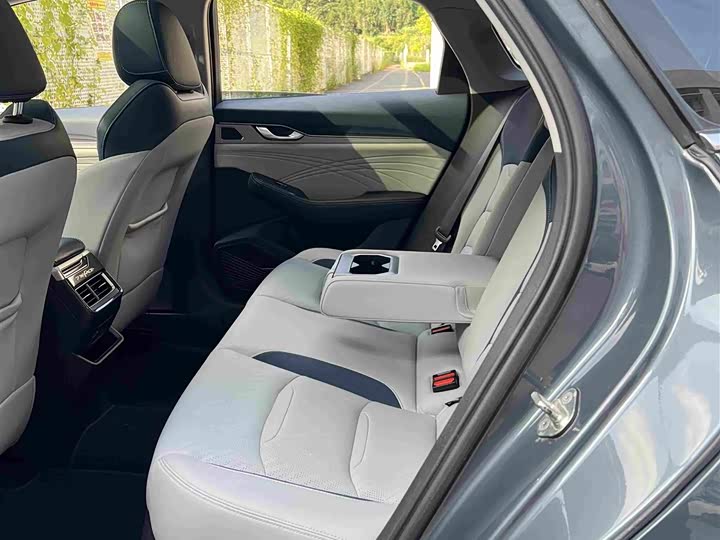 Geely Preface, 2021 — фото 5 из 9