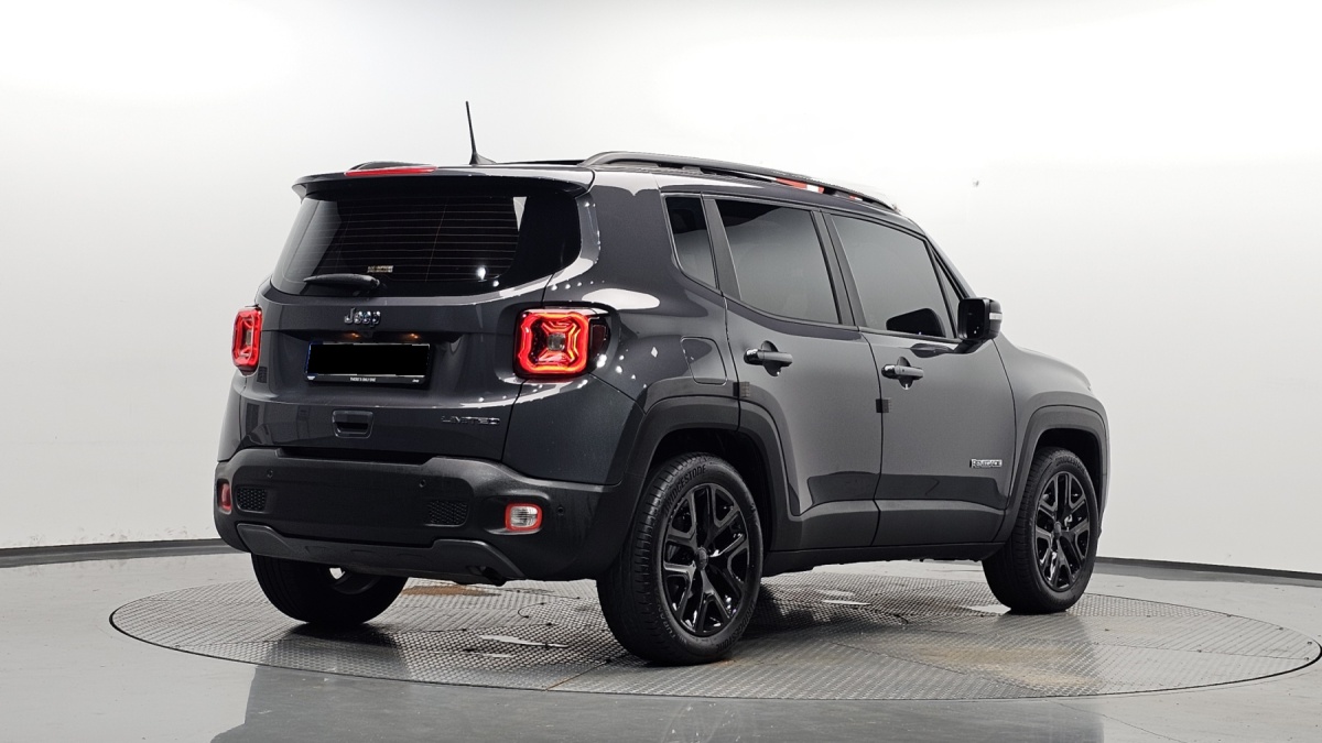 Jeep Renegade, 2023 — фото 2 из 12