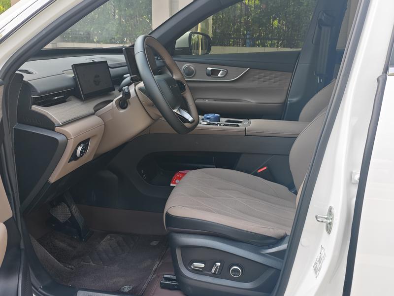 Chery Tiggo 8 Plus, 2025 — фото 10 из 12
