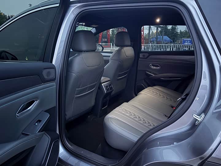 BYD Song L DM-i Hybrid, 2024 — фото 7 из 7