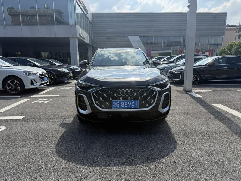 Audi Q5L, 2025 — фото 2 из 10