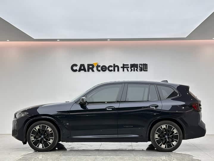 BMW iX3, 2022 — фото 2 из 9