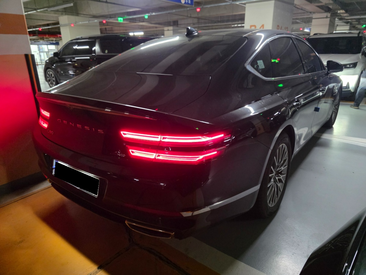 Genesis G80, 2023 — фото 2 из 10