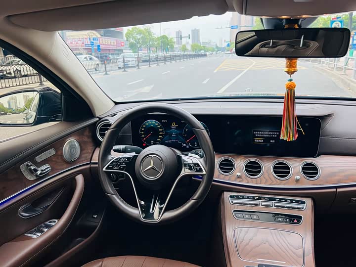 Mercedes-Benz E-Class, 2022 — фото 5 из 9