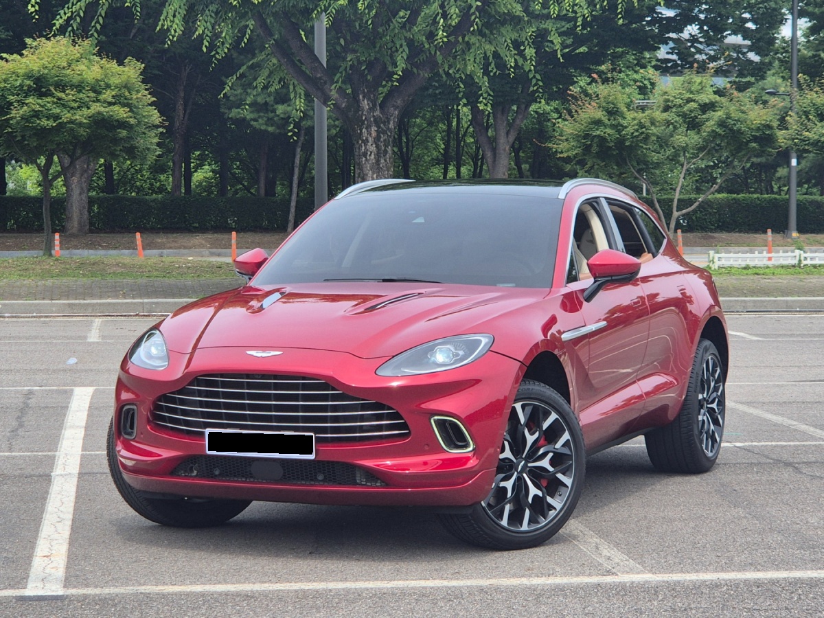 Aston Martin DBX, 2022 — фото 3 из 12