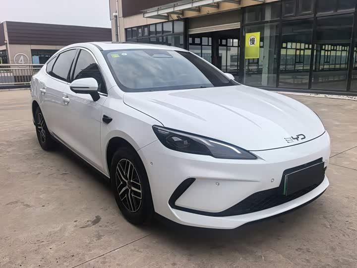 BYD Seal 05 DM-i Hybrid, 2024 — фото 8 из 9