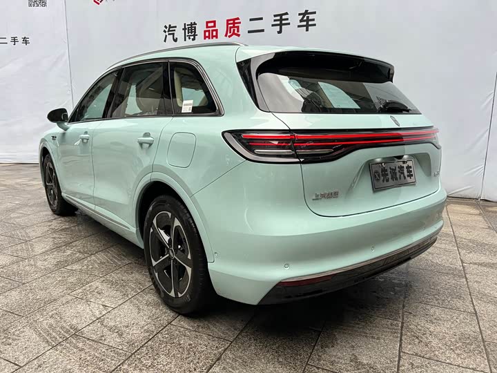 Shangjie (Huawei × SAIC) H5, 2026 — фото 6 из 9