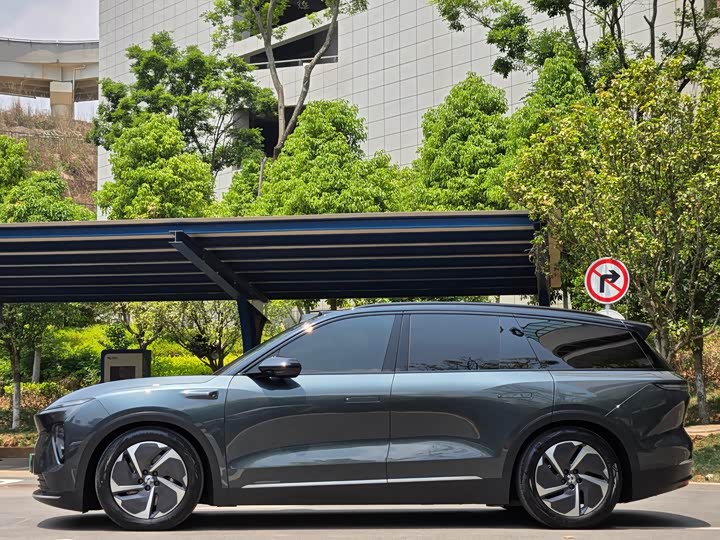 Nio ES8, 2025 — фото 2 из 9