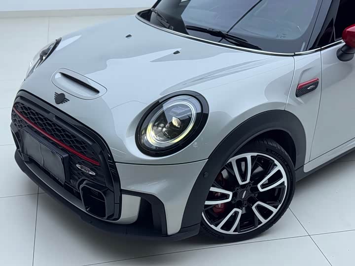 Mini Mini JCW, 2022 — фото 4 из 9