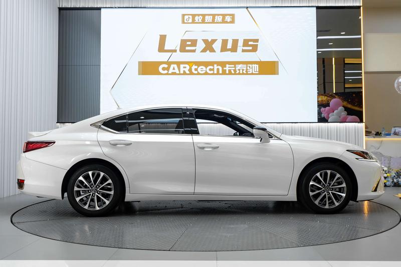 Lexus ES, 2024 — фото 7 из 12