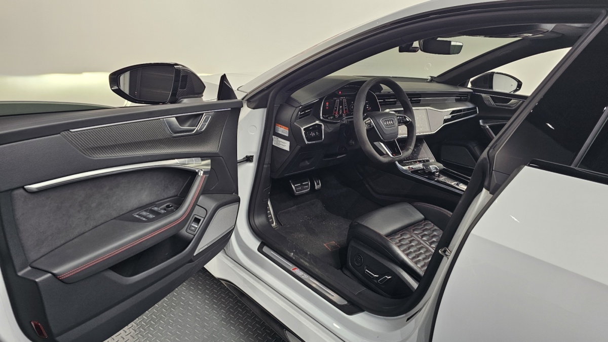 Audi RS 7, 2023 — фото 10 из 12