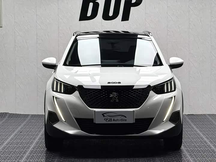 Peugeot 2008, 2023 — фото 2 из 9