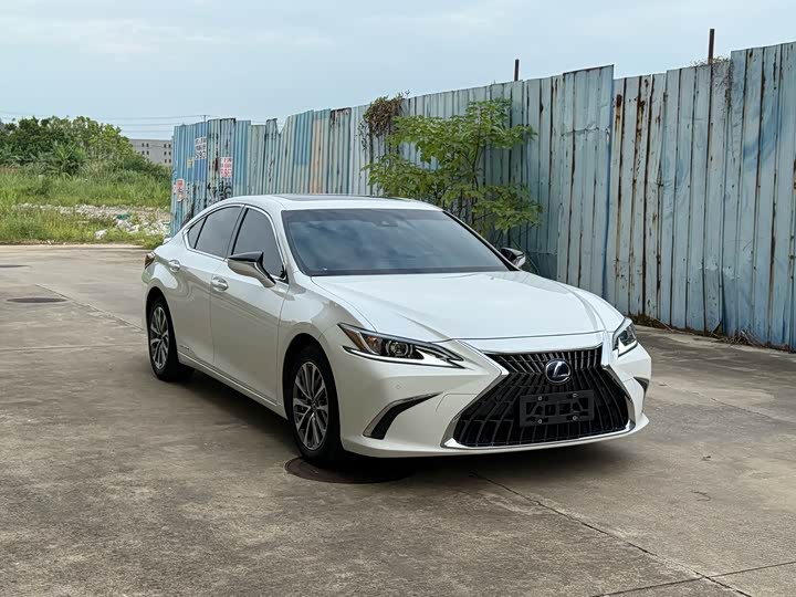 Lexus ES, 2022 — фото 3 из 9