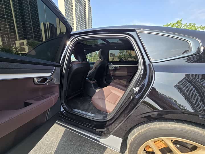 Volvo S90 Hybrid, 2025 — фото 6 из 9