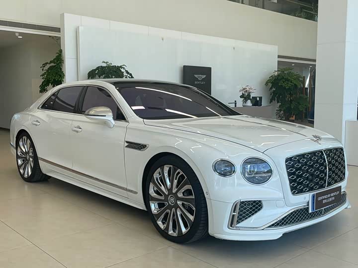 Bentley Flying Spur Hybrid, 2025 — фото 2 из 9
