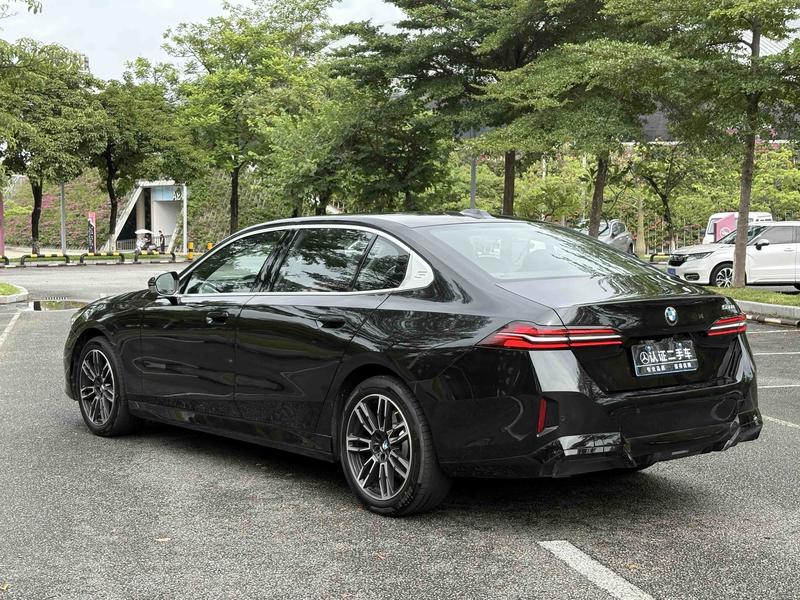 BMW 5 Series, 2026 — фото 4 из 12