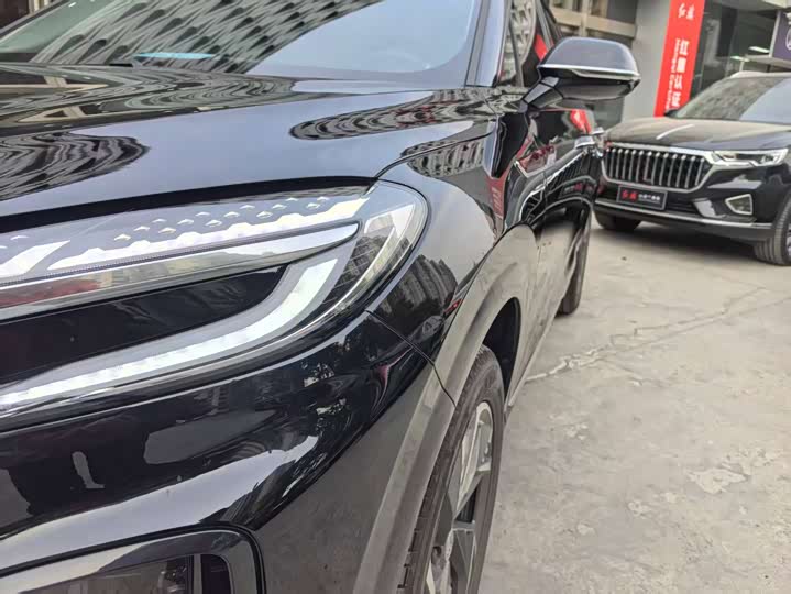 Hongqi HS3 Hybrid, 2025 — фото 9 из 9