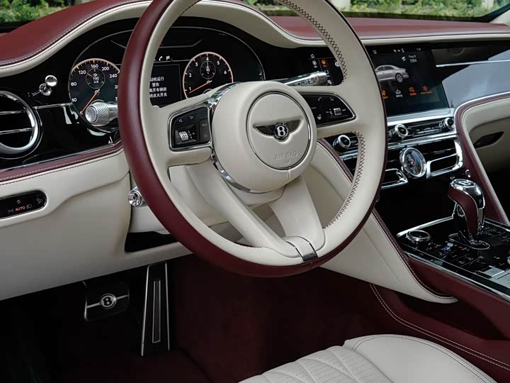Bentley Flying Spur, 2023 — фото 5 из 9