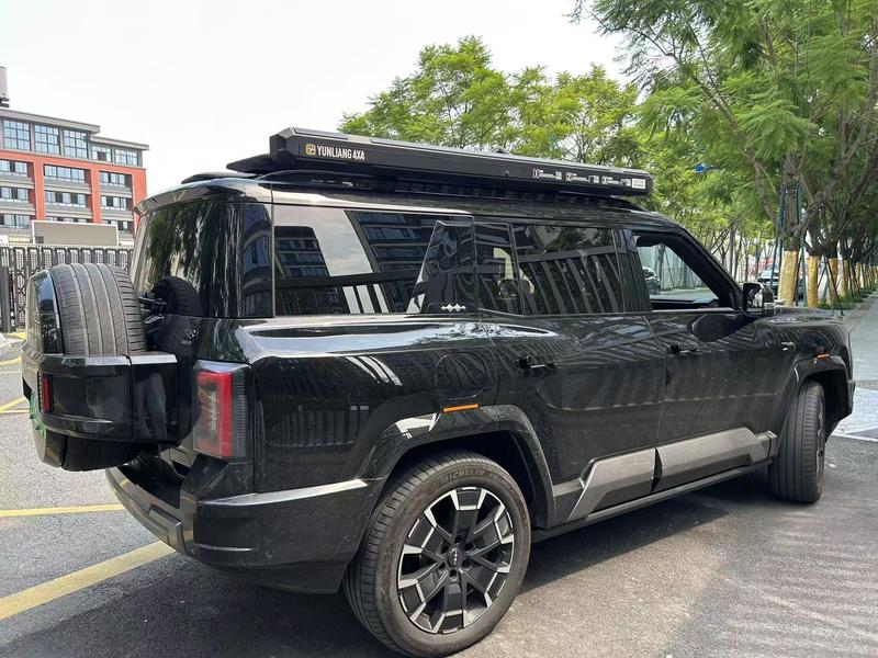 BYD FangChengBao Leopard 8, 2025 — фото 3 из 9