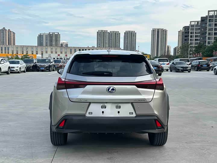 Lexus UX Hybrid, 2022 — фото 5 из 9