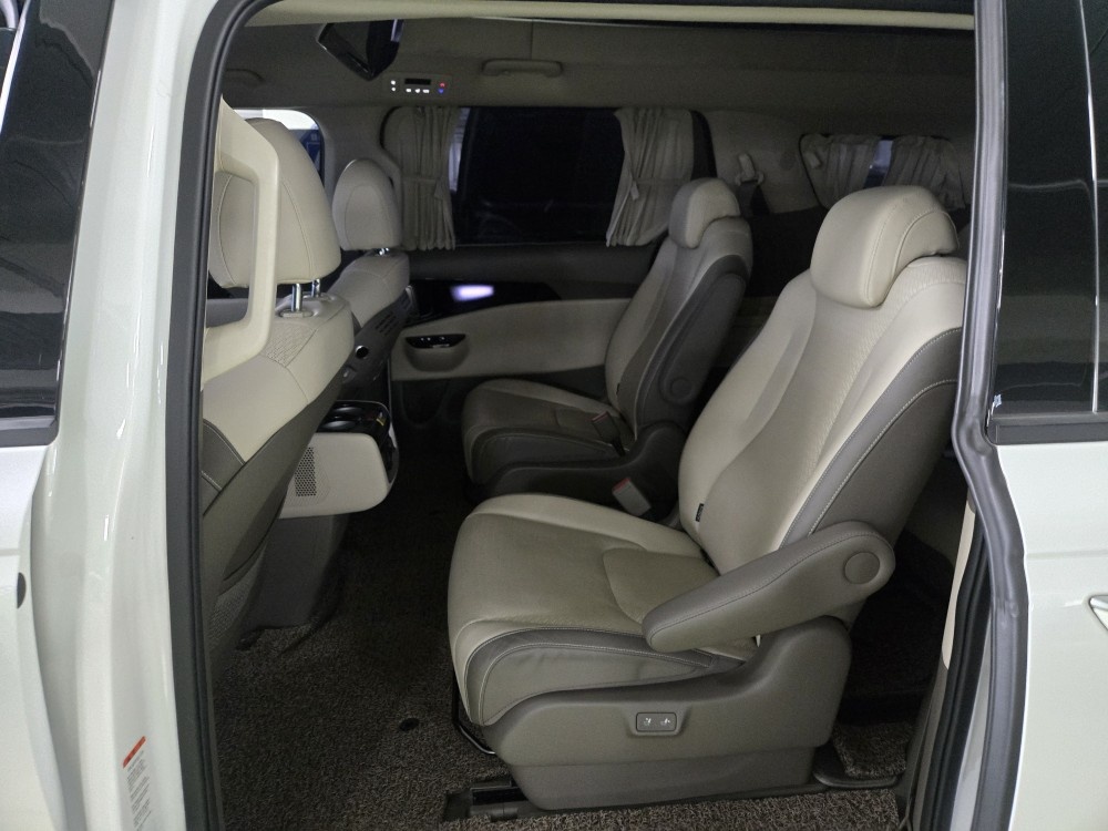 Kia Carnival, 2022 — фото 9 из 12