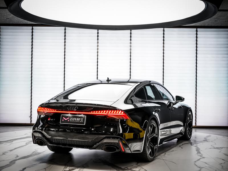 Audi RS 7, 2023 — фото 4 из 12