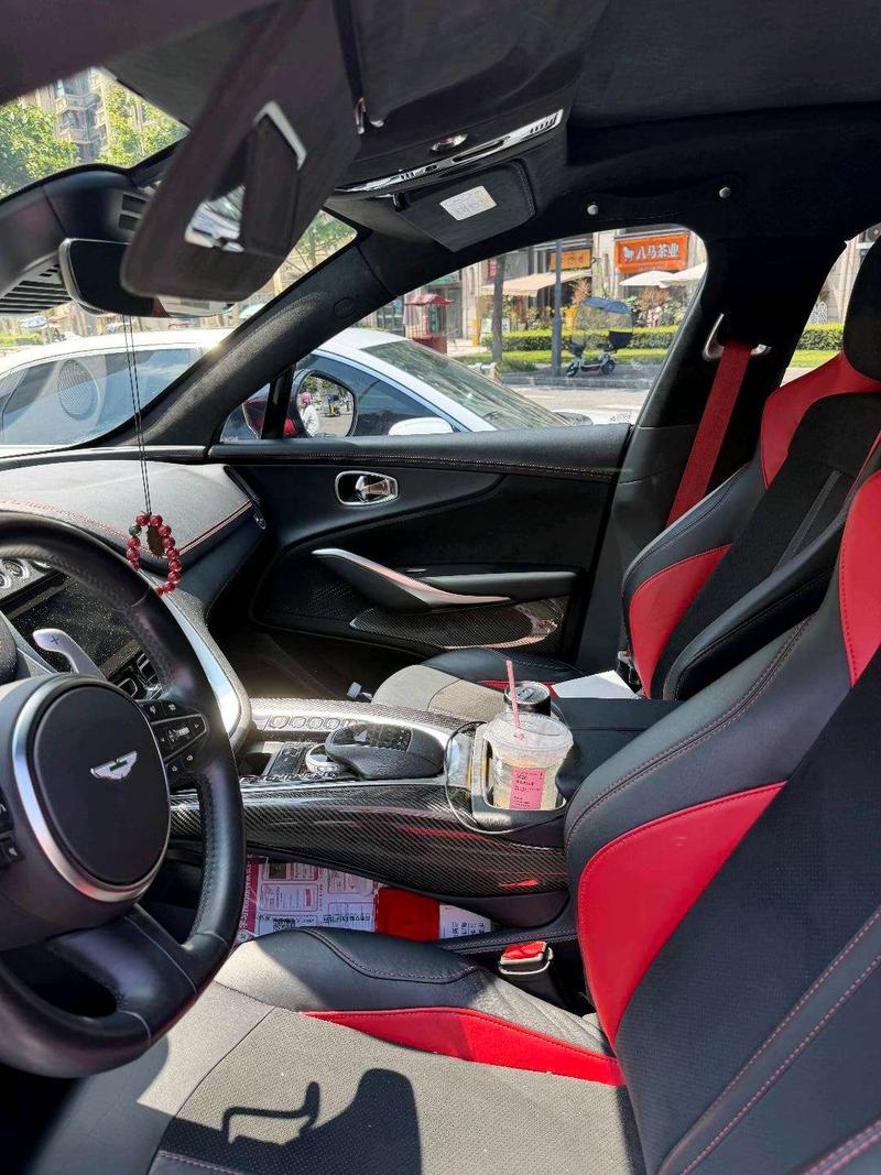 Aston Martin DBX, 2021 — фото 4 из 7
