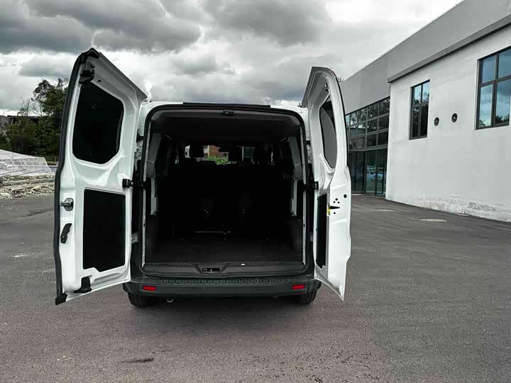 Ford Transit, 2023 — фото 8 из 9