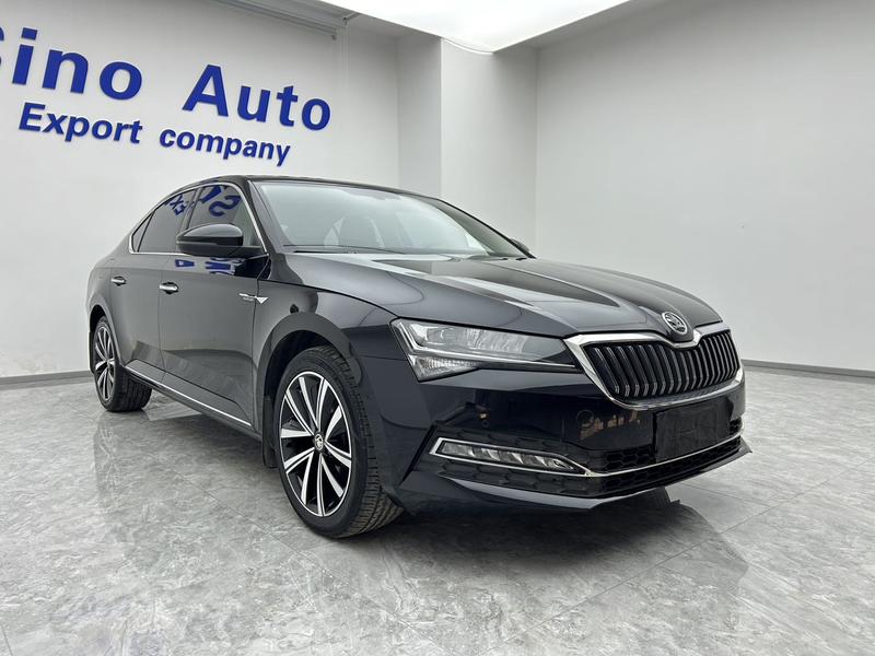 Skoda Superb, 2022 — фото 2 из 8