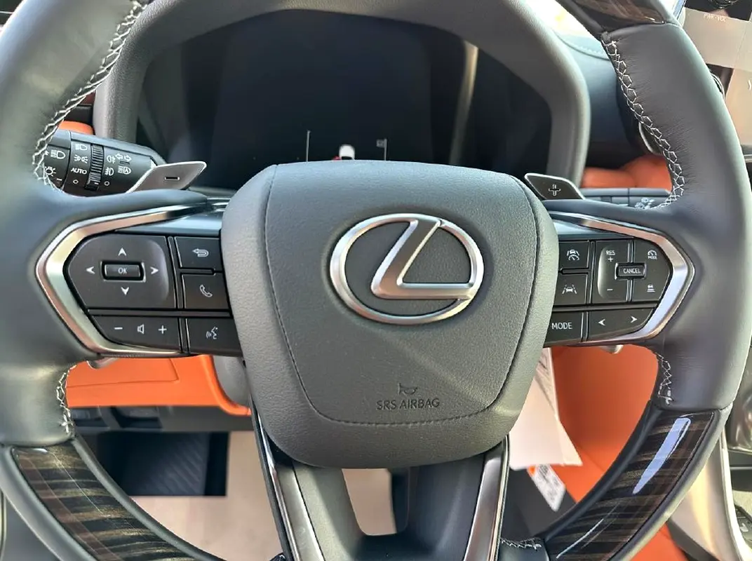 Lexus LX-Series, 2026 — фото 10 из 10