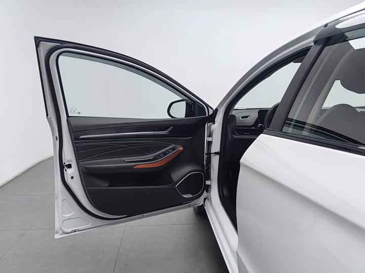 Chery Omoda S5 GT (Arrizo 5 GT), 2023 — фото 8 из 9