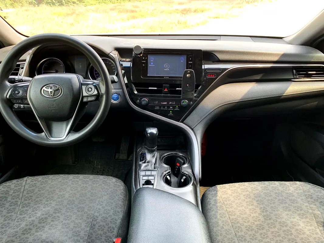 Toyota Camry, 2022 — фото 6 из 10