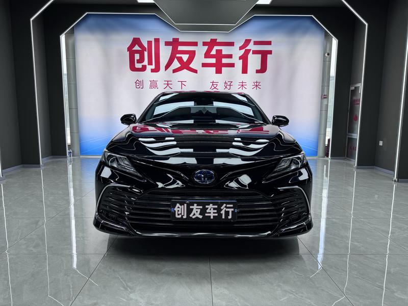 Toyota Camry, 2022 — фото 2 из 11
