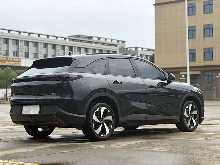 BAIC Arcfox Alpha T5, 2025 — фото 8 из 9