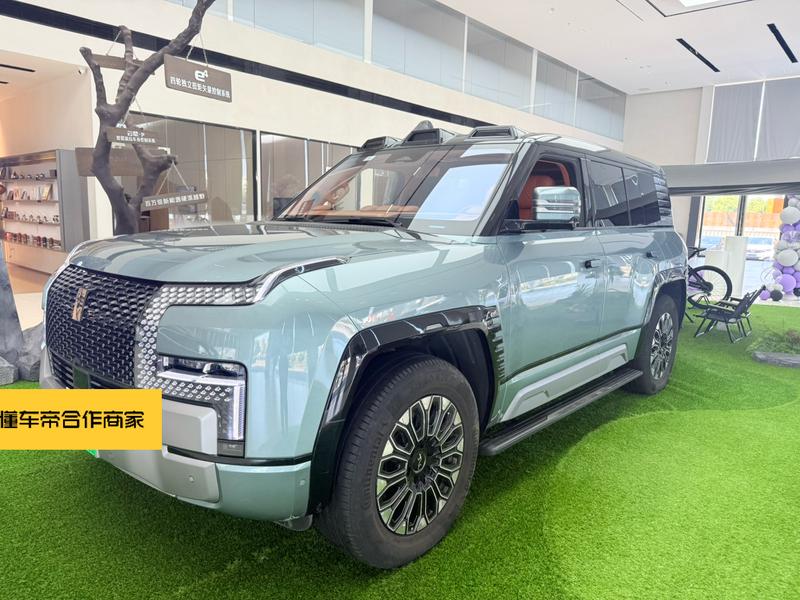 BYD Yangwang U8, 2023 — купить в Калуге под ключ