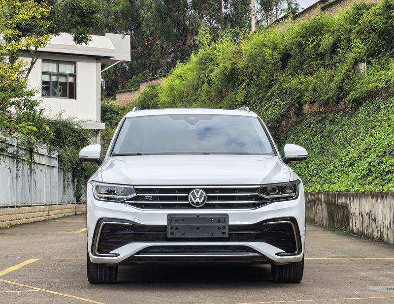 Volkswagen Tiguan L Pro, 2023 — фото 2 из 12