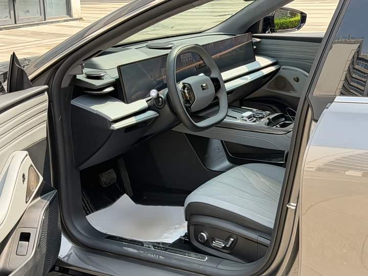 Geely Galaxy E8, 2025 — фото 8 из 9