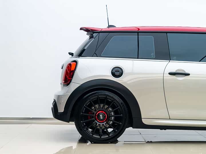 Mini Mini JCW, 2022 — фото 5 из 9