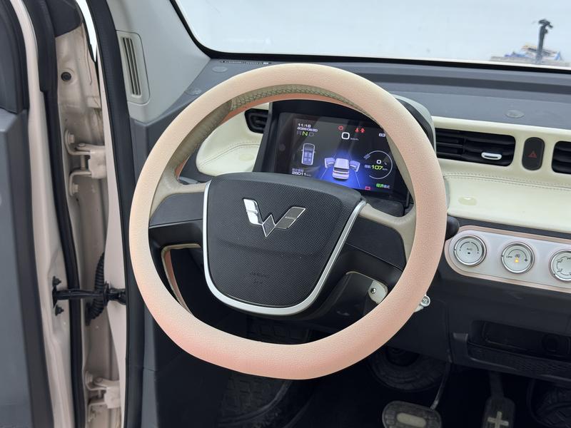 Wuling Mini EV, 2022 — фото 10 из 12
