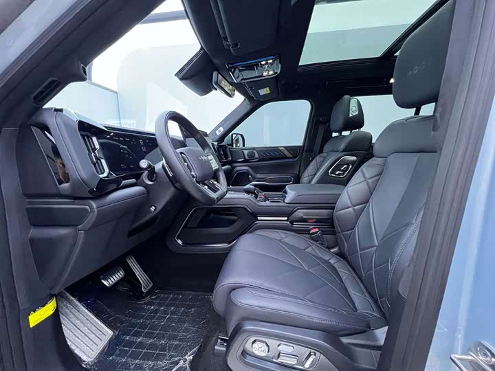 BYD FangChengBao Leopard 8, 2024 — фото 9 из 9