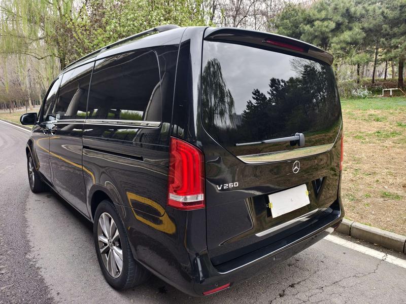 Mercedes-Benz V-Class, 2022 — фото 5 из 12