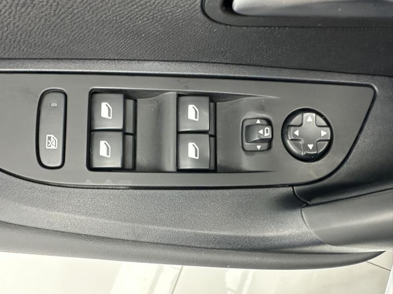 Peugeot 2008, 2023 — фото 12 из 12