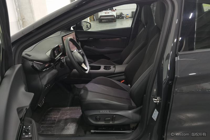 Volkswagen ID.Unyx 06, 2025 — фото 11 из 12
