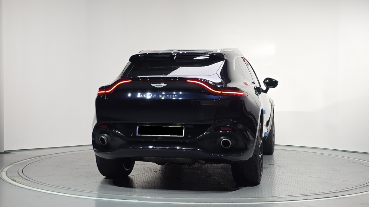 Aston Martin DBX, 2023 — фото 4 из 12